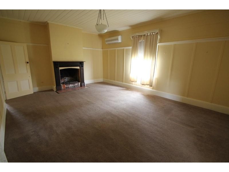 82 Wood Street, Tenterfield NSW 2372