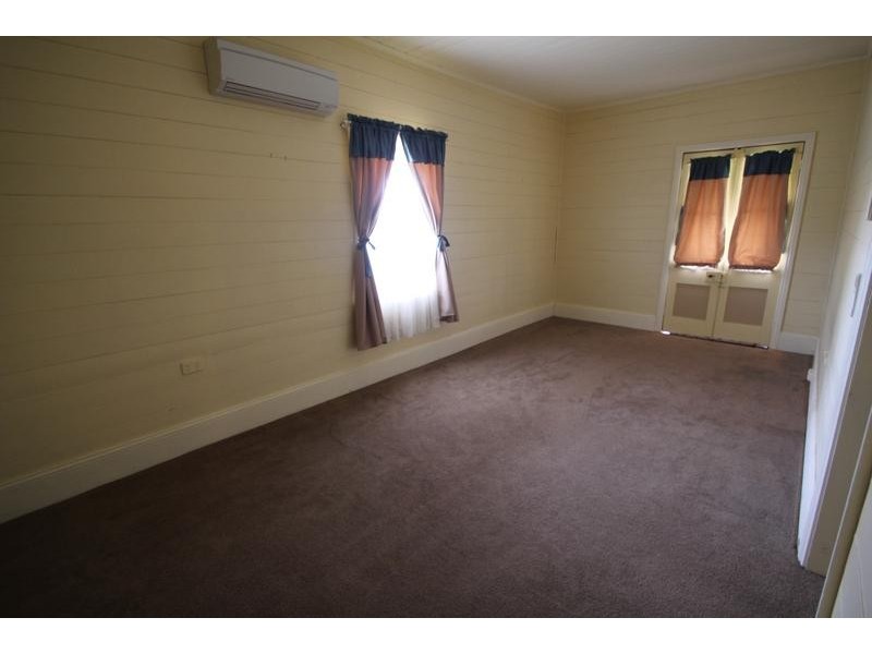 82 Wood Street, Tenterfield NSW 2372