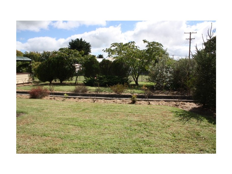 82 Wood Street, Tenterfield NSW 2372