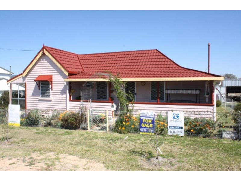 29 Railway Street, Tenterfield NSW 2372