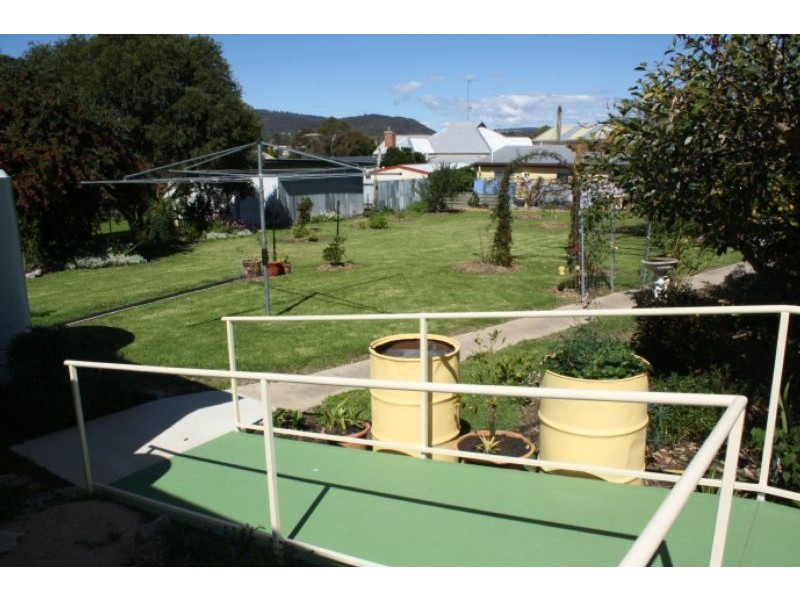 29 Railway Street, Tenterfield NSW 2372