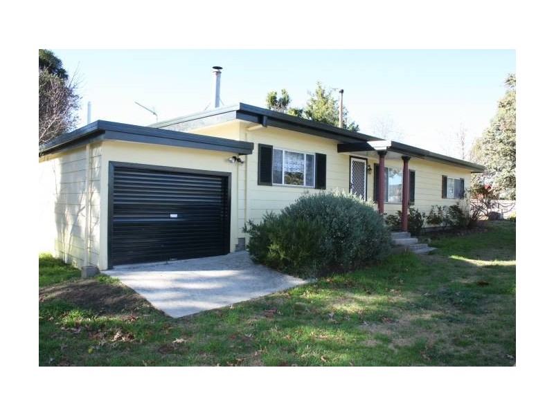 31 Clive Street, Tenterfield NSW 2372