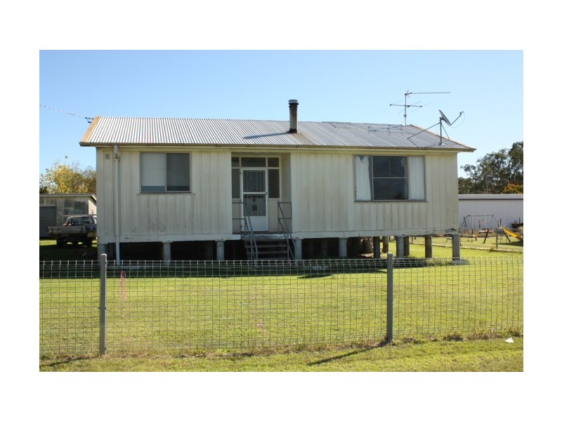 32 Glenlyon Street, Wallangarra QLD 4383