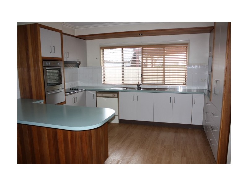 138 Miles Street, Tenterfield NSW 2372