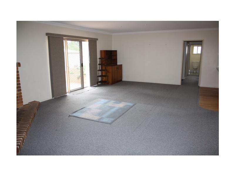 138 Miles Street, Tenterfield NSW 2372