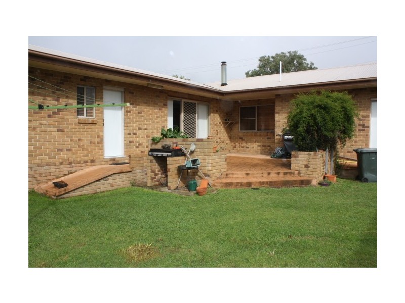 138 Miles Street, Tenterfield NSW 2372