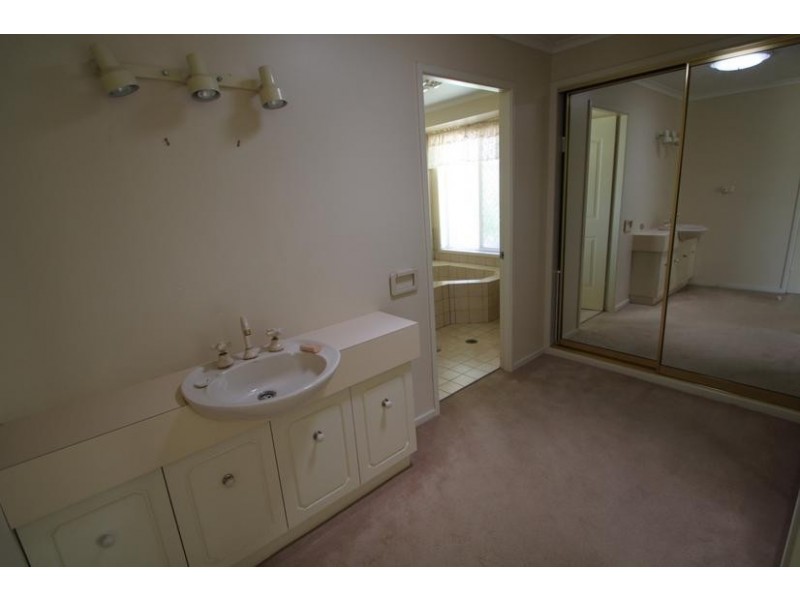 81 Wood Street, Tenterfield NSW 2372