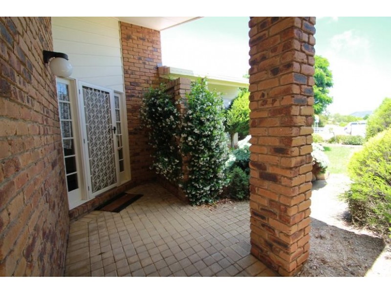 81 Wood Street, Tenterfield NSW 2372