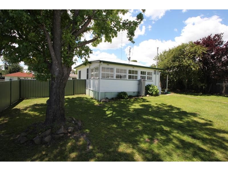 139 Petre Street, Tenterfield NSW 2372