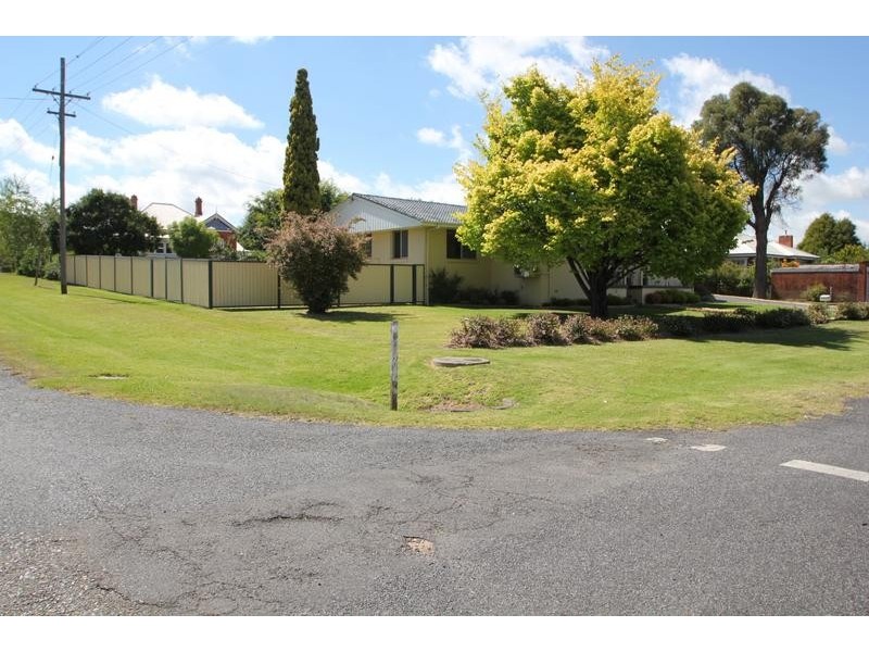 129 Wood Street, Tenterfield NSW 2372