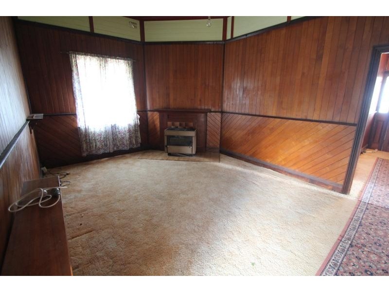 12 Railway Street, Tenterfield NSW 2372