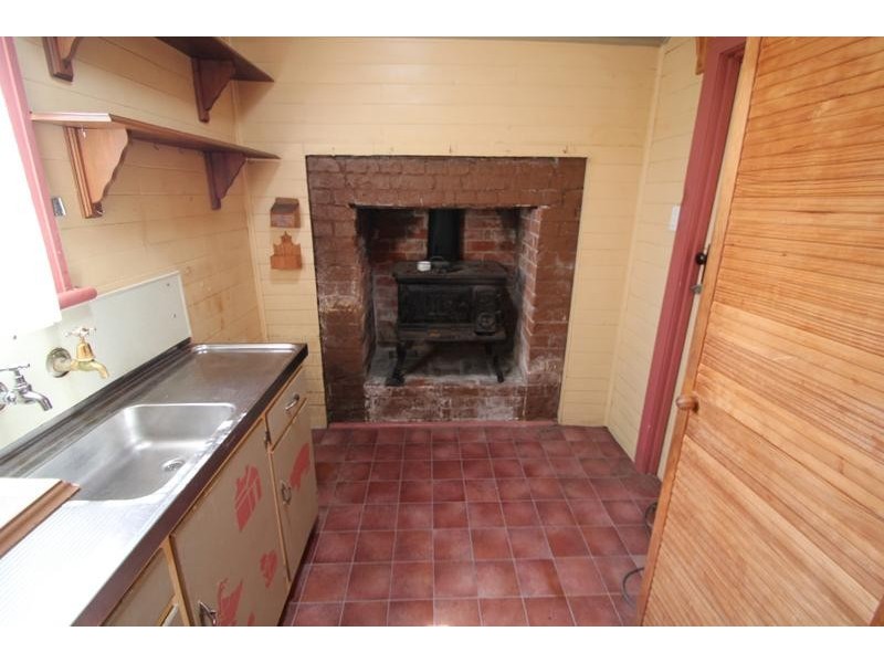 12 Railway Street, Tenterfield NSW 2372