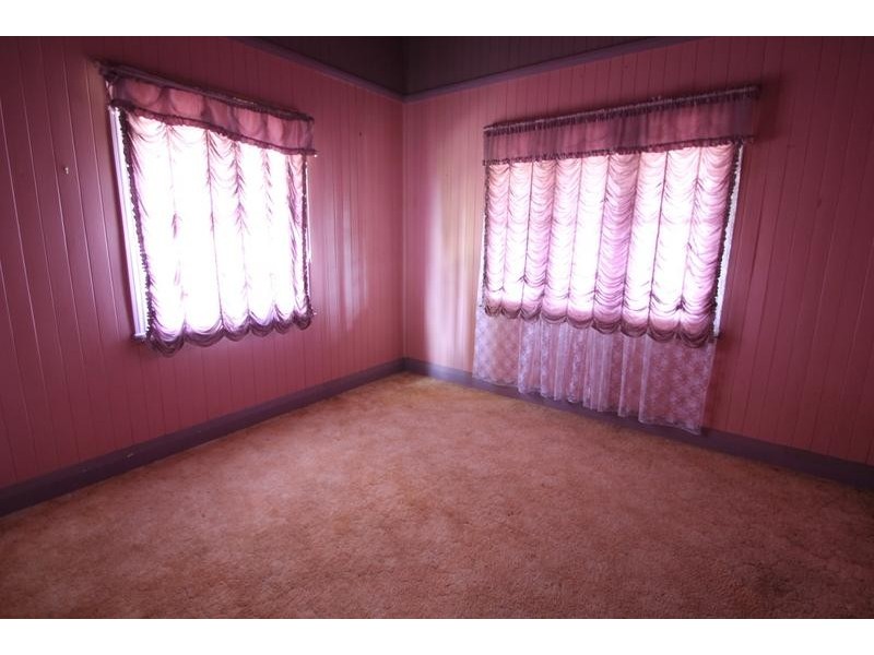 12 Railway Street, Tenterfield NSW 2372