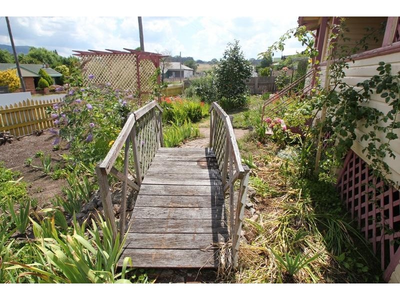 12 Railway Street, Tenterfield NSW 2372