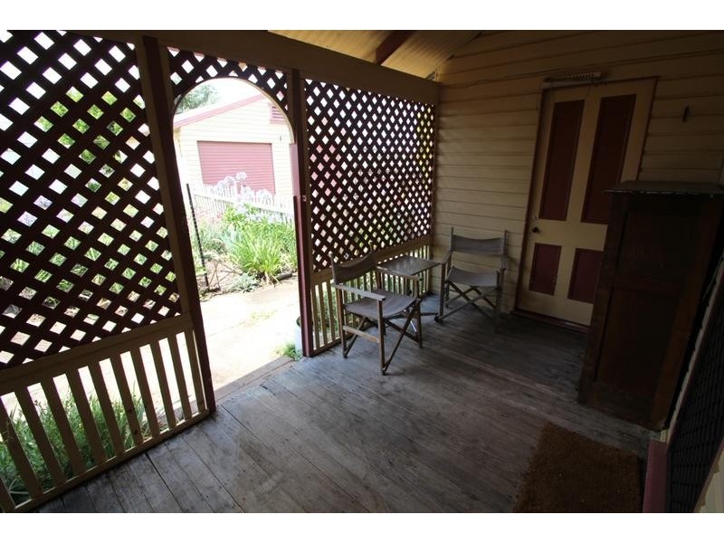 12 Railway Street, Tenterfield NSW 2372