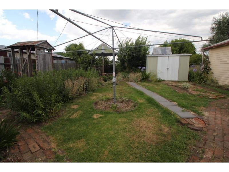 12 Railway Street, Tenterfield NSW 2372