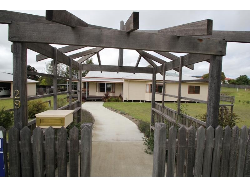 29 Manners Street, Tenterfield NSW 2372