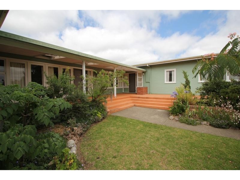 139 Miles Street, Tenterfield NSW 2372