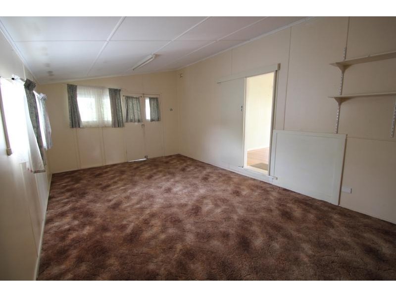 139 Miles Street, Tenterfield NSW 2372