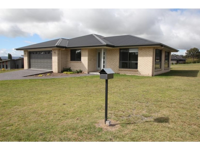 2 Mackenzie Court, Tenterfield NSW 2372