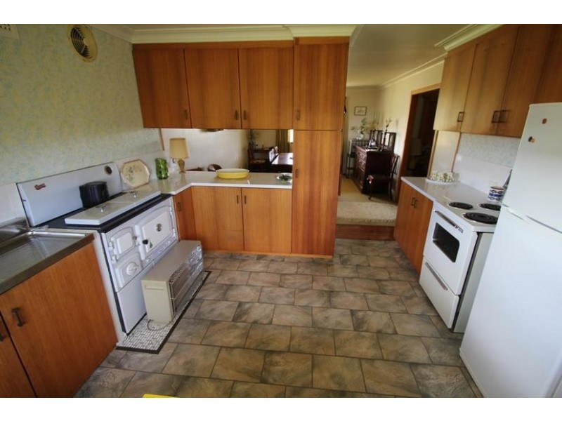100 Martin Street, Tenterfield NSW 2372