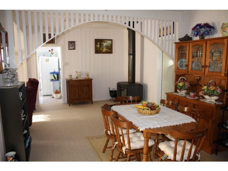 22 Railway Street, Tenterfield NSW 2372