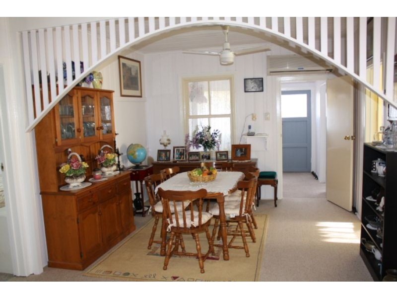 22 Railway Street, Tenterfield NSW 2372