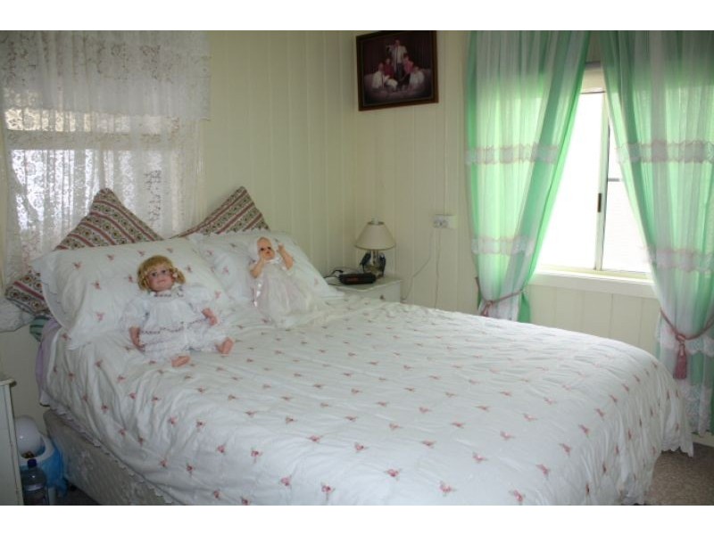 22 Railway Street, Tenterfield NSW 2372