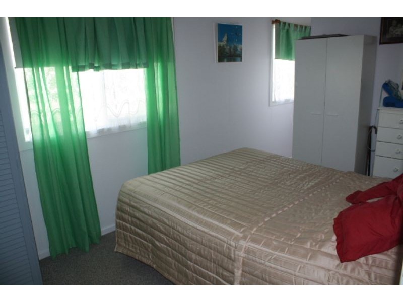 22 Railway Street, Tenterfield NSW 2372