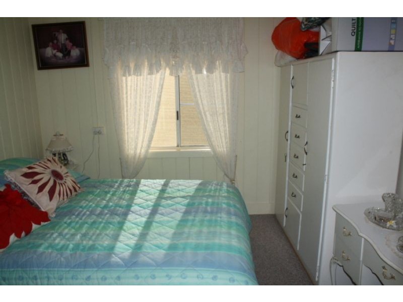 22 Railway Street, Tenterfield NSW 2372