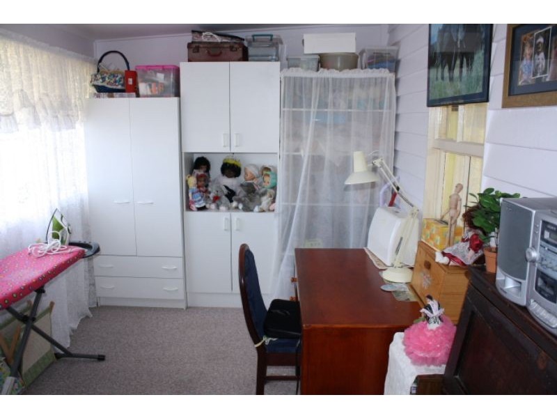 22 Railway Street, Tenterfield NSW 2372