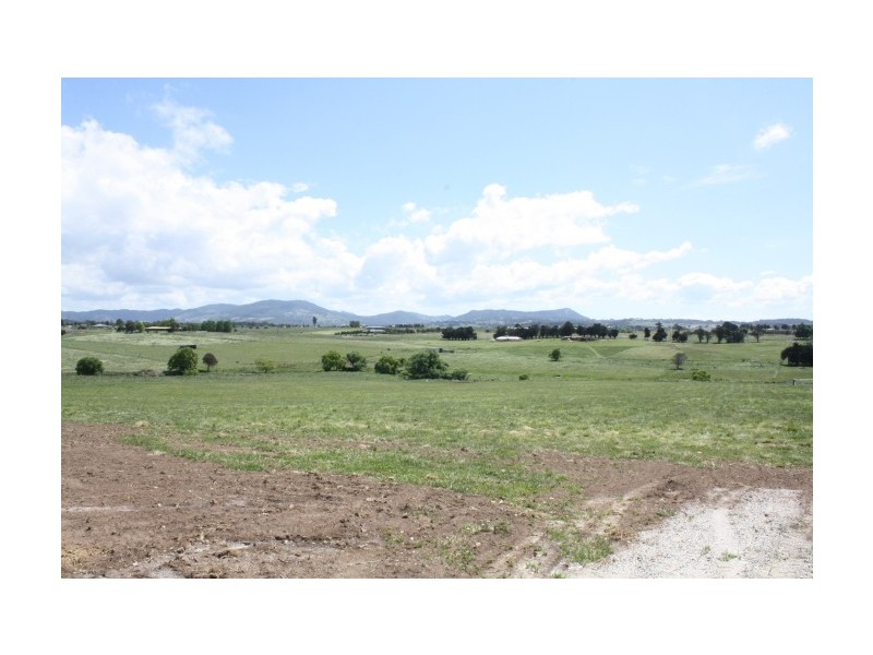 11 Millers Lane, Tenterfield NSW 2372