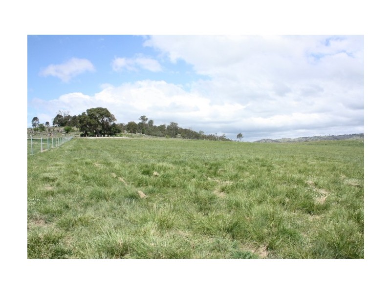 11 Millers Lane, Tenterfield NSW 2372
