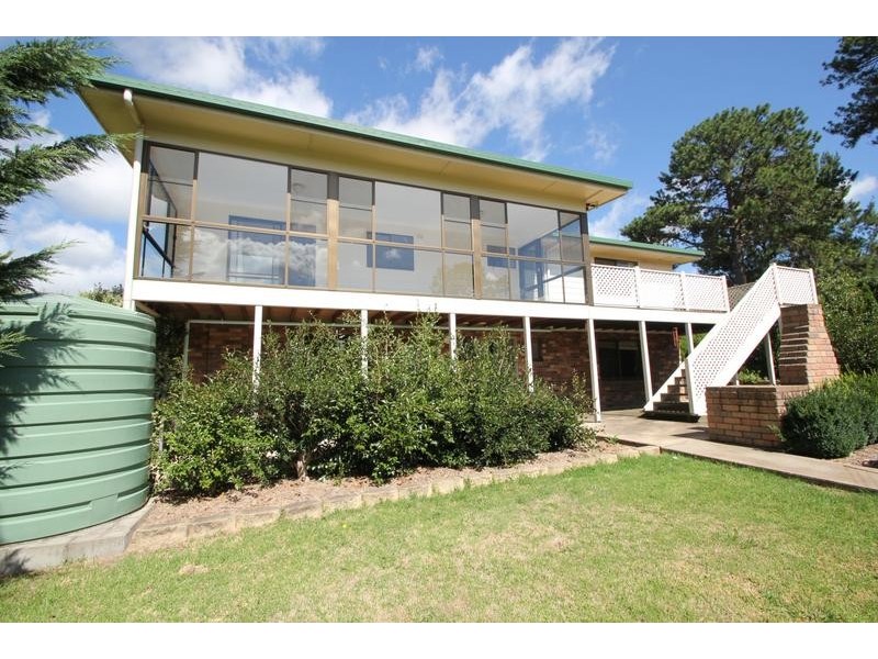 215 East Street, Tenterfield NSW 2372