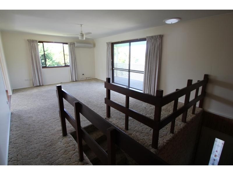 215 East Street, Tenterfield NSW 2372