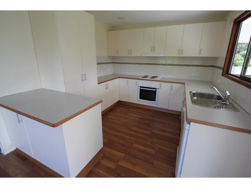 215 East Street, Tenterfield NSW 2372