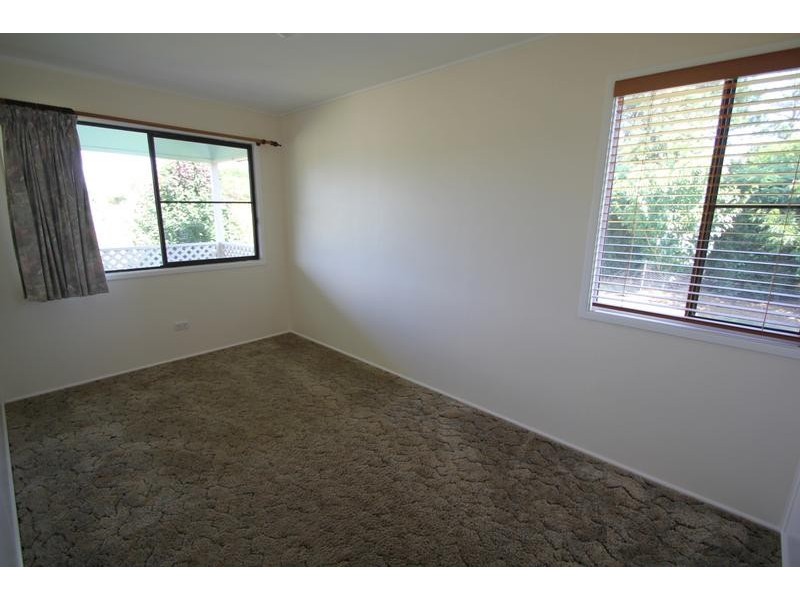 215 East Street, Tenterfield NSW 2372