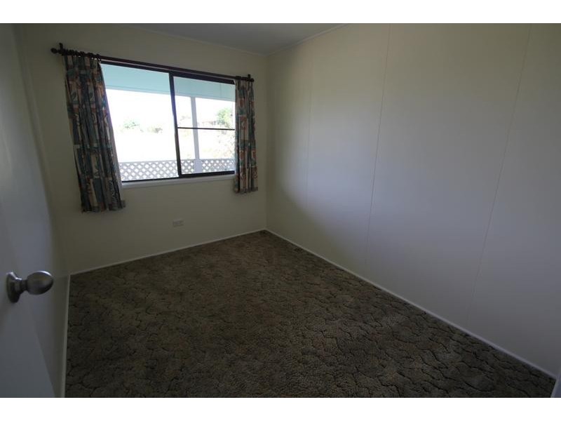 215 East Street, Tenterfield NSW 2372