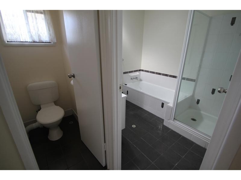 215 East Street, Tenterfield NSW 2372