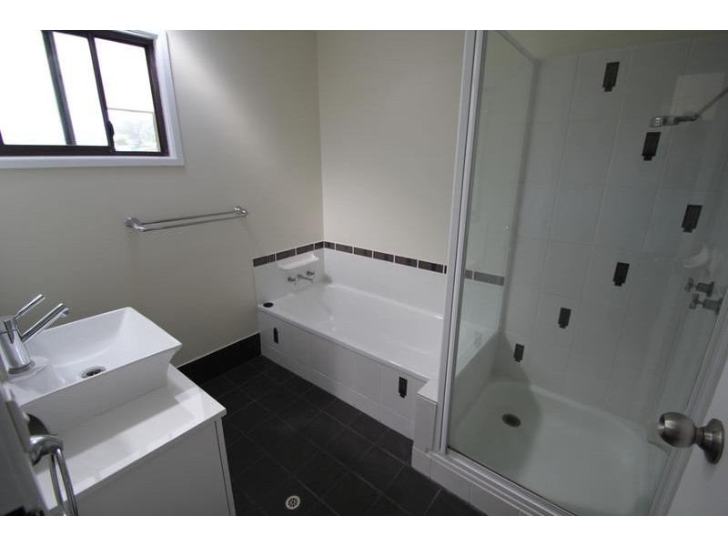 215 East Street, Tenterfield NSW 2372