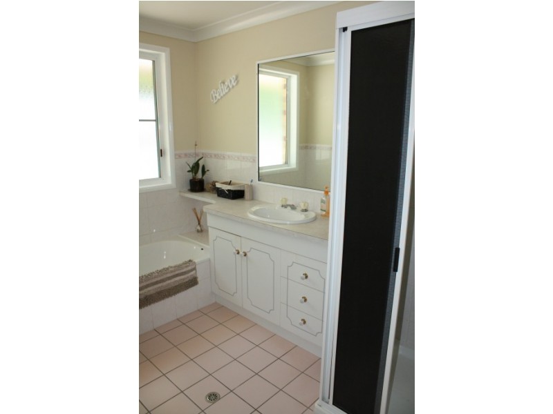 4 Wood Street, Tenterfield NSW 2372