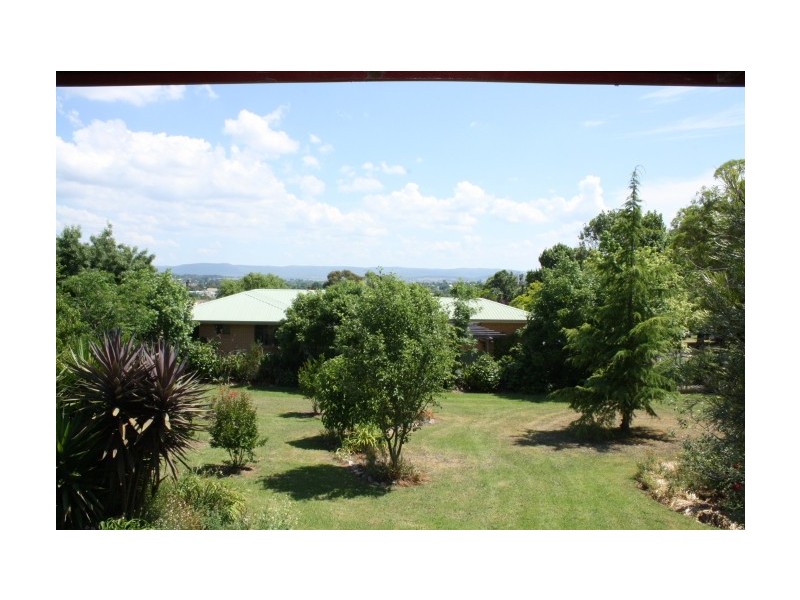 4 Wood Street, Tenterfield NSW 2372