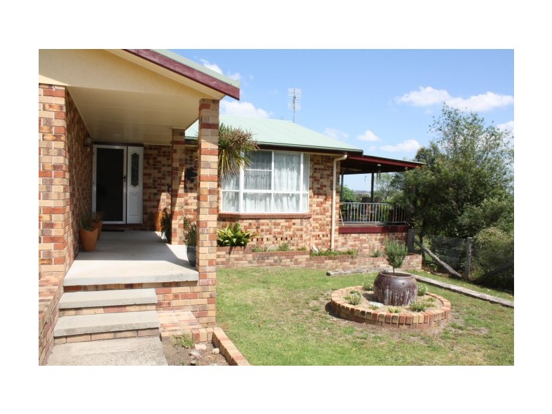 4 Wood Street, Tenterfield NSW 2372