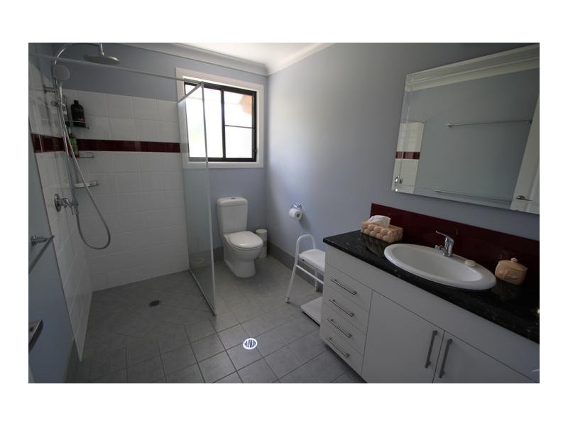 42 Petre Street, Tenterfield NSW 2372