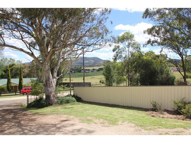 42 Petre Street, Tenterfield NSW 2372