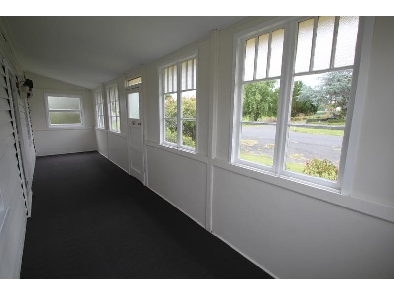 124 Douglas Street, Tenterfield NSW 2372