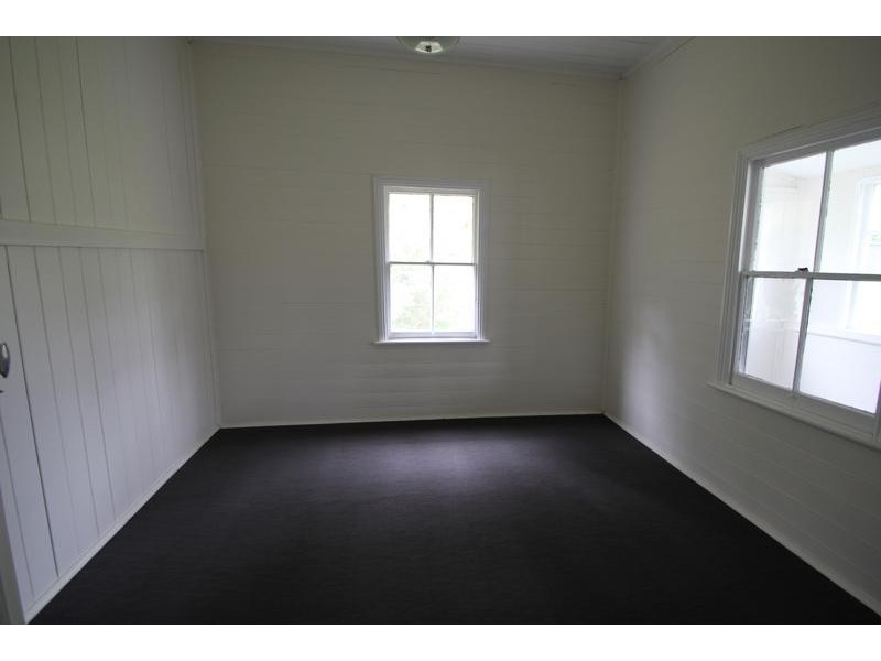 124 Douglas Street, Tenterfield NSW 2372