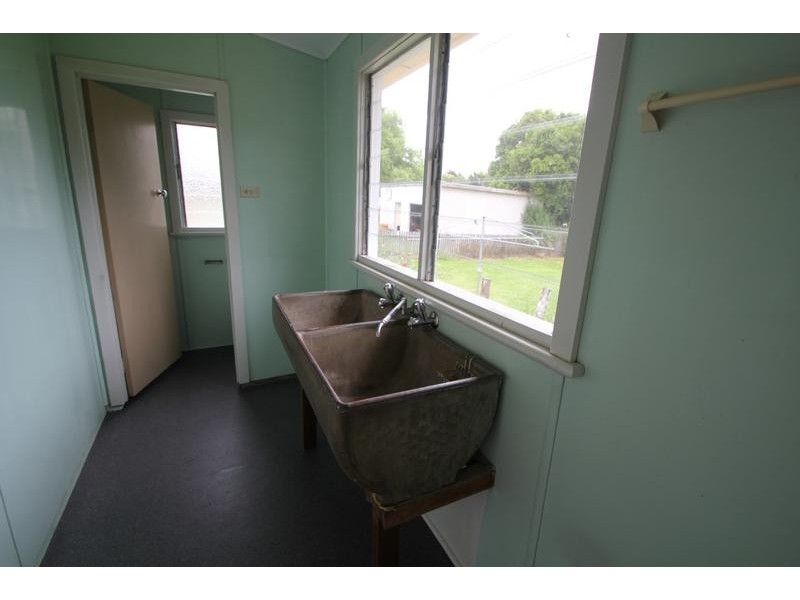 124 Douglas Street, Tenterfield NSW 2372