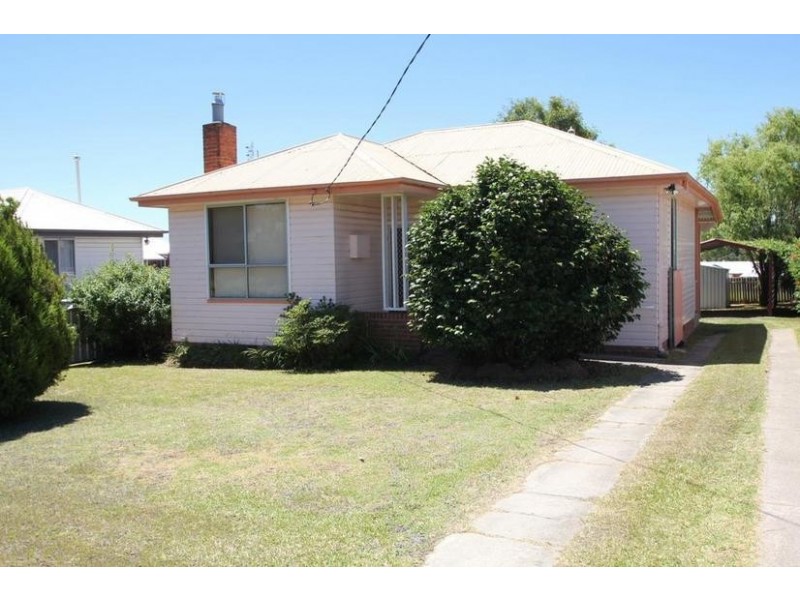 108 Douglas Street, Tenterfield NSW 2372