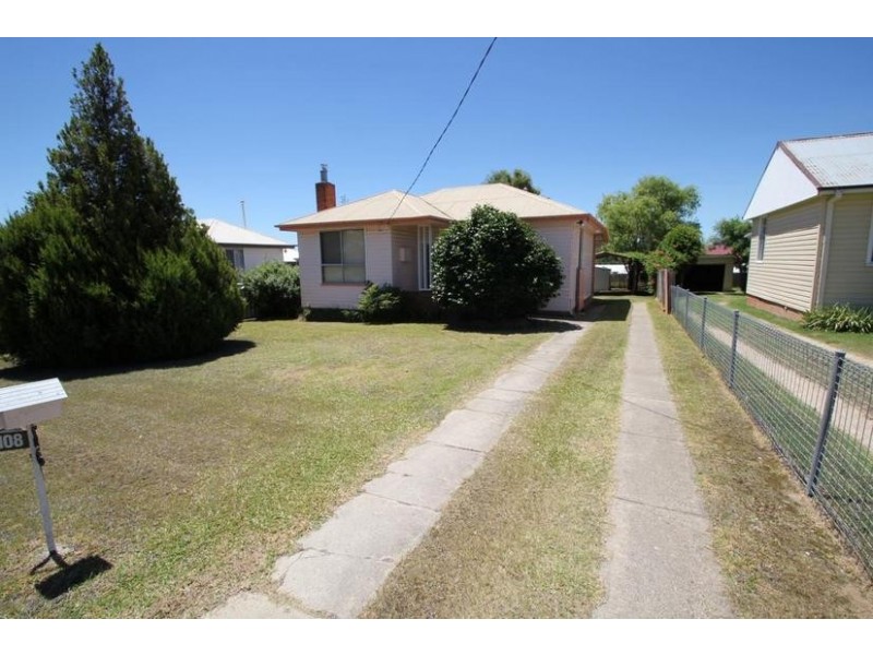 108 Douglas Street, Tenterfield NSW 2372